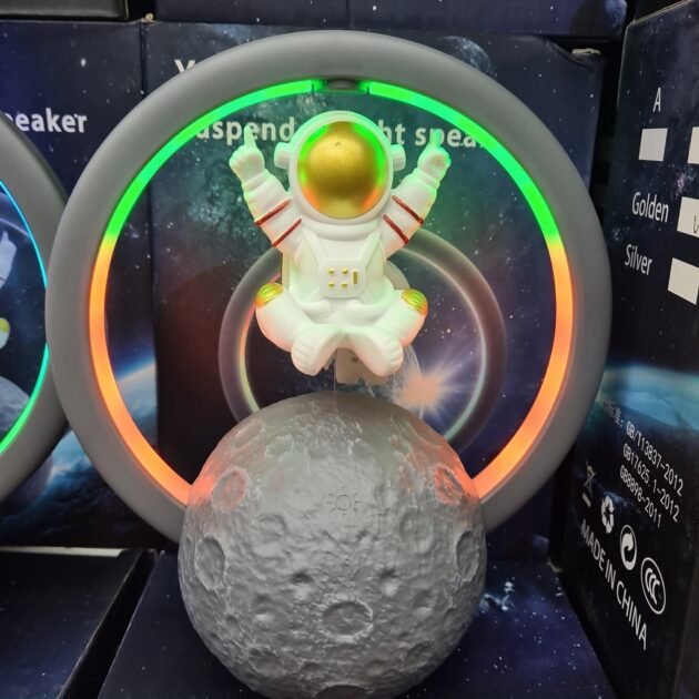 مكبر صوت بلوتوث ومصباح رائد فضاء معلق مغناطيسيًا مع