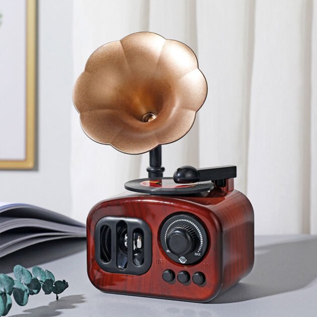 صندوق موسيقى خشبي عتيق الطراز