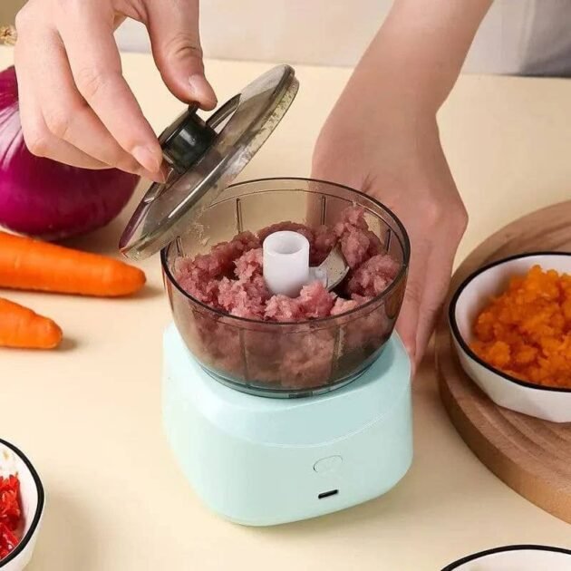 مفرمة كهربائية صغيرة محمولة قابلة لإعادة الشحن سعة 350